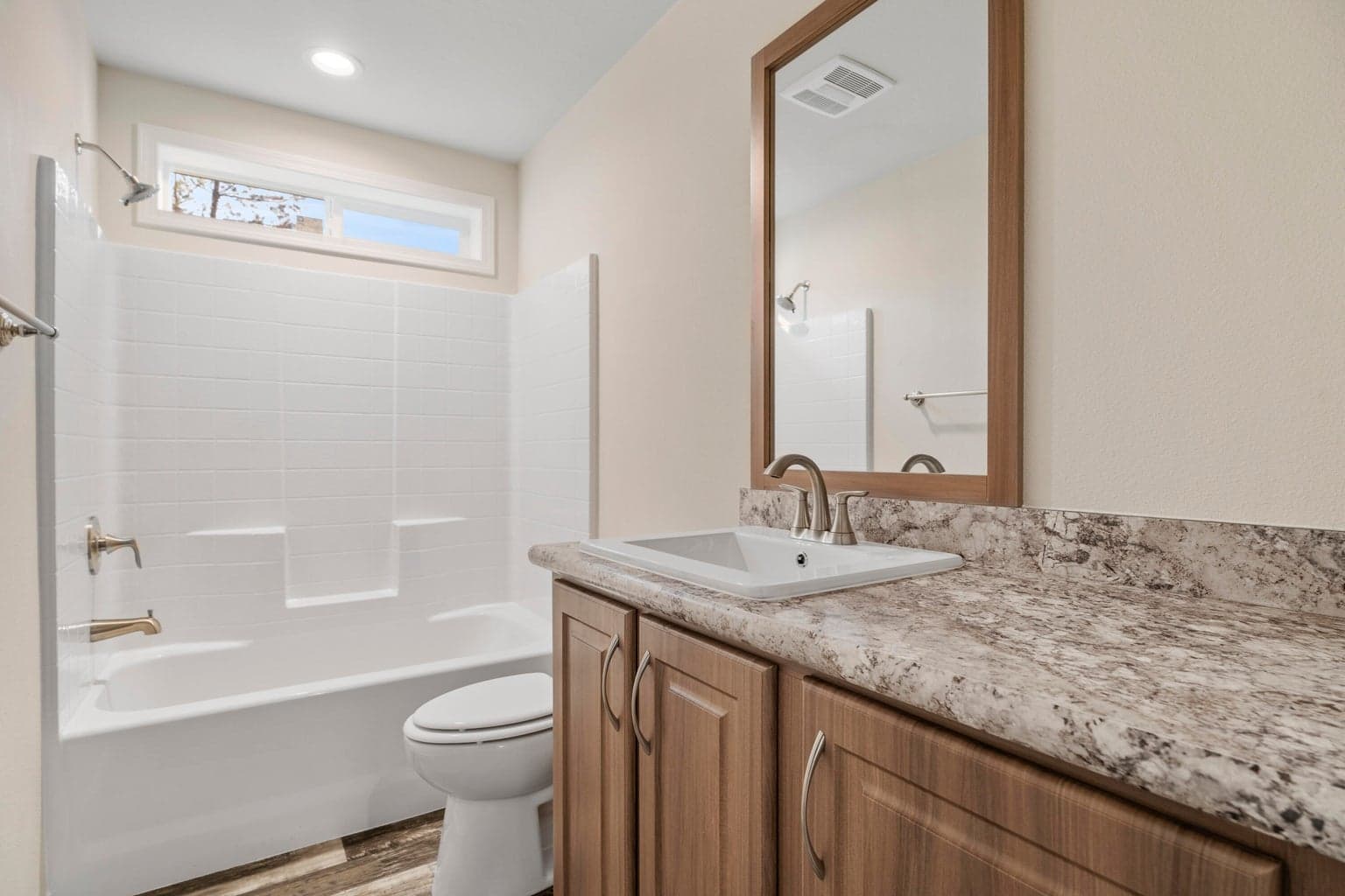 Photo of 16185 South Drive 15 of 27