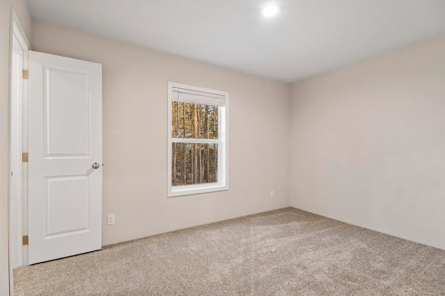 Photo of 16185 South Drive 16 of 27