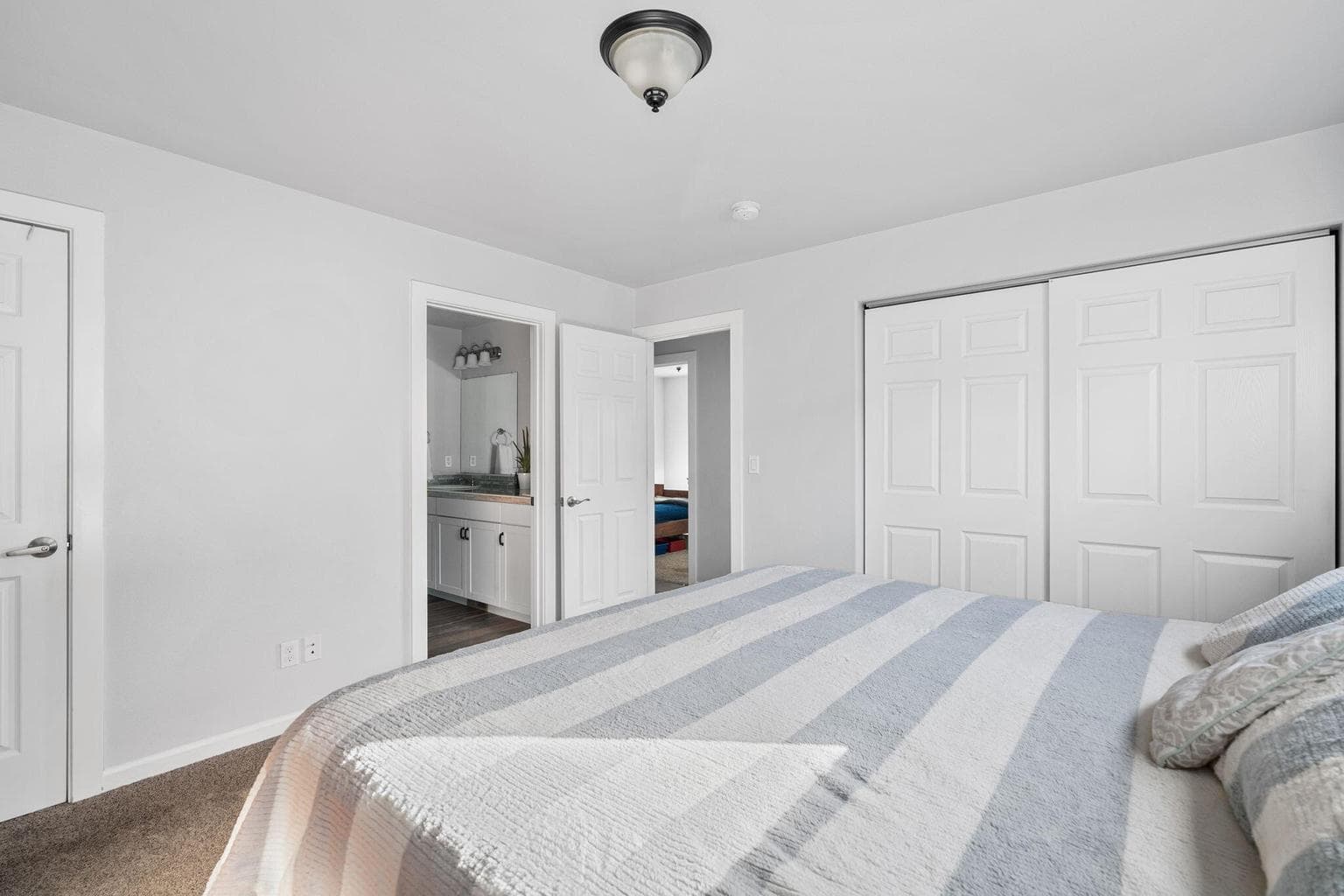 Photo of 181 SE Tracie Street 18 of 41