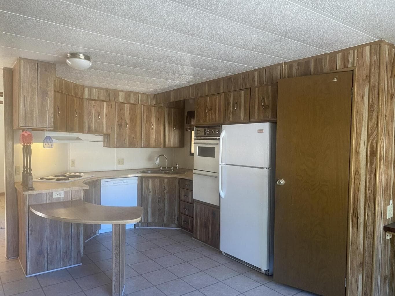 Photo of 12528 Alderwood Drive 14 of 34