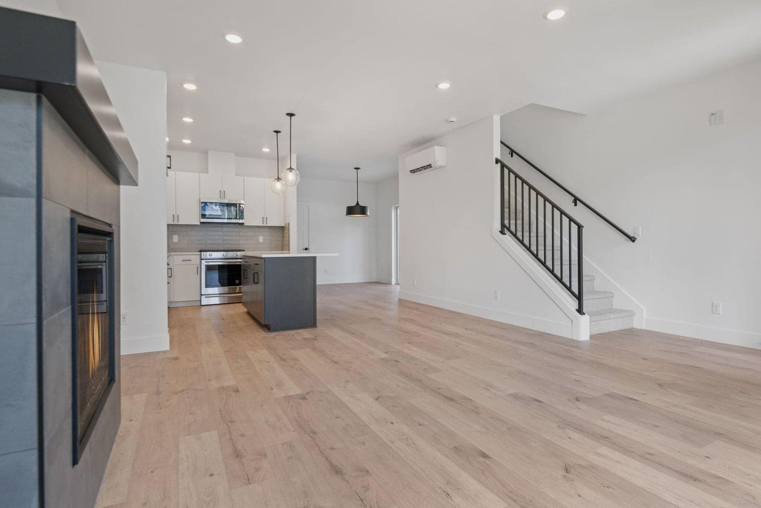 Photo of 930 W Linda Avenue 7 of 30