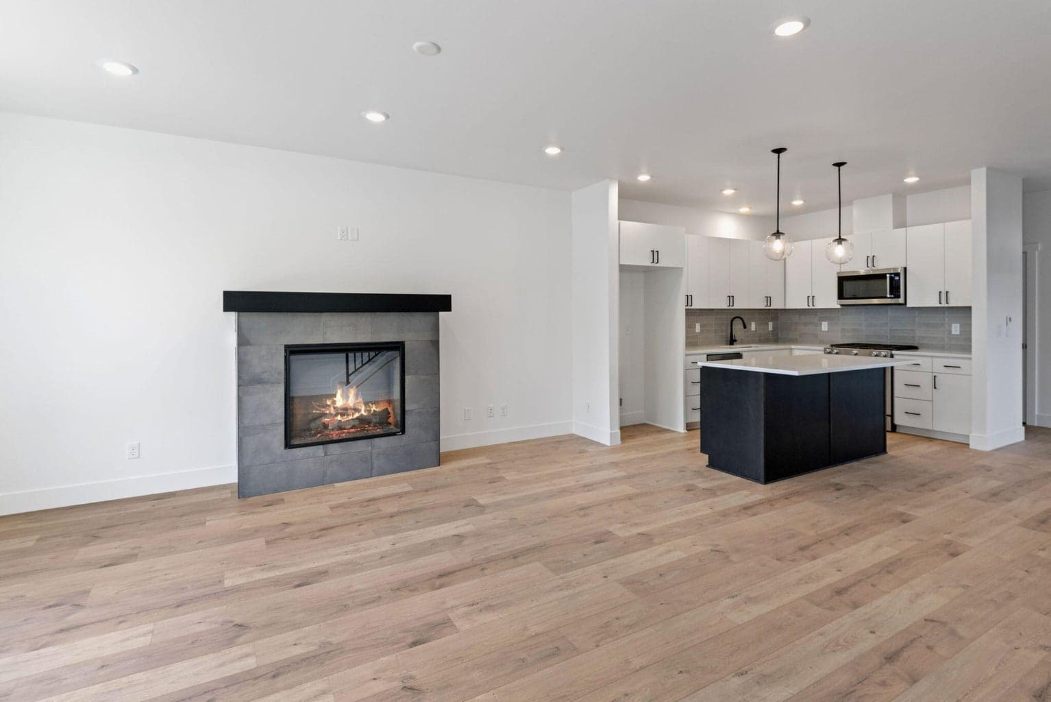 Photo of 930 W Linda Avenue 9 of 30
