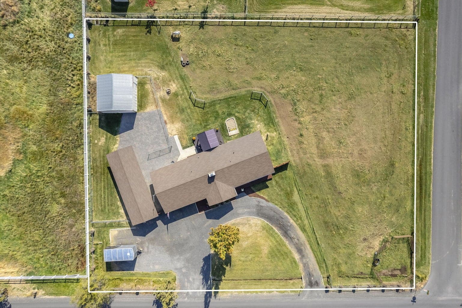 Photo of 3180 NW Hemlock Avenue 46 of 56