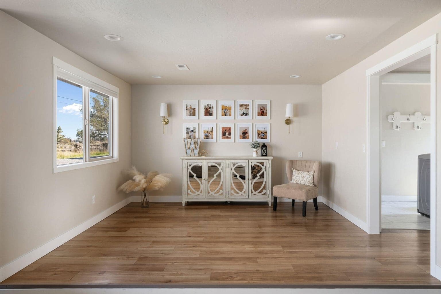 Photo of 3180 NW Hemlock Avenue 18 of 56