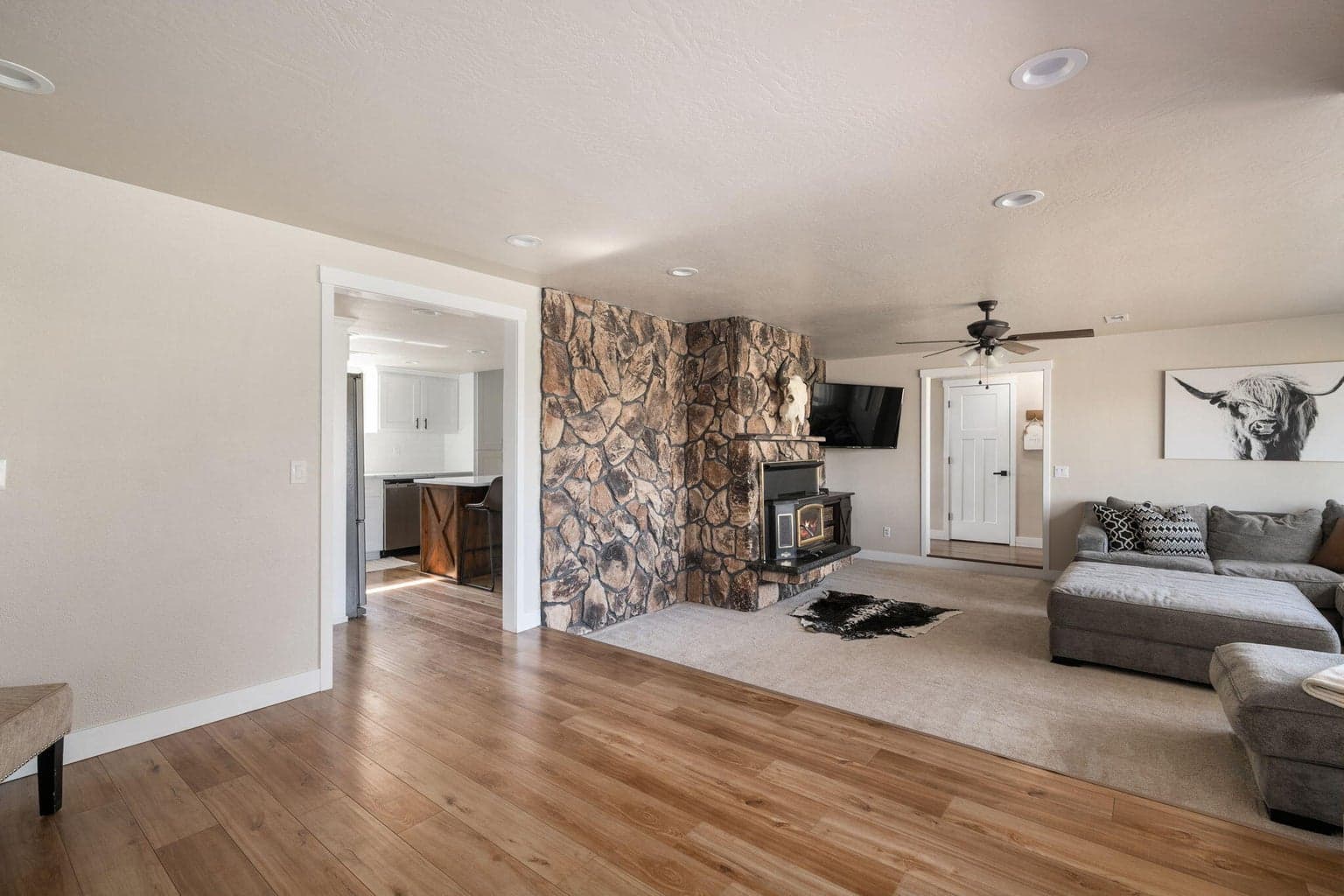 Photo of 3180 NW Hemlock Avenue 19 of 56