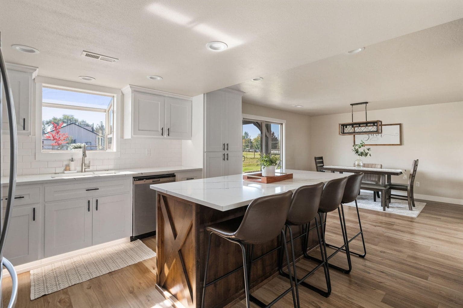 Photo of 3180 NW Hemlock Avenue 13 of 56