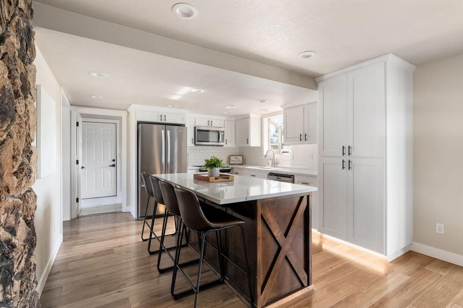 Photo of 3180 NW Hemlock Avenue 12 of 56