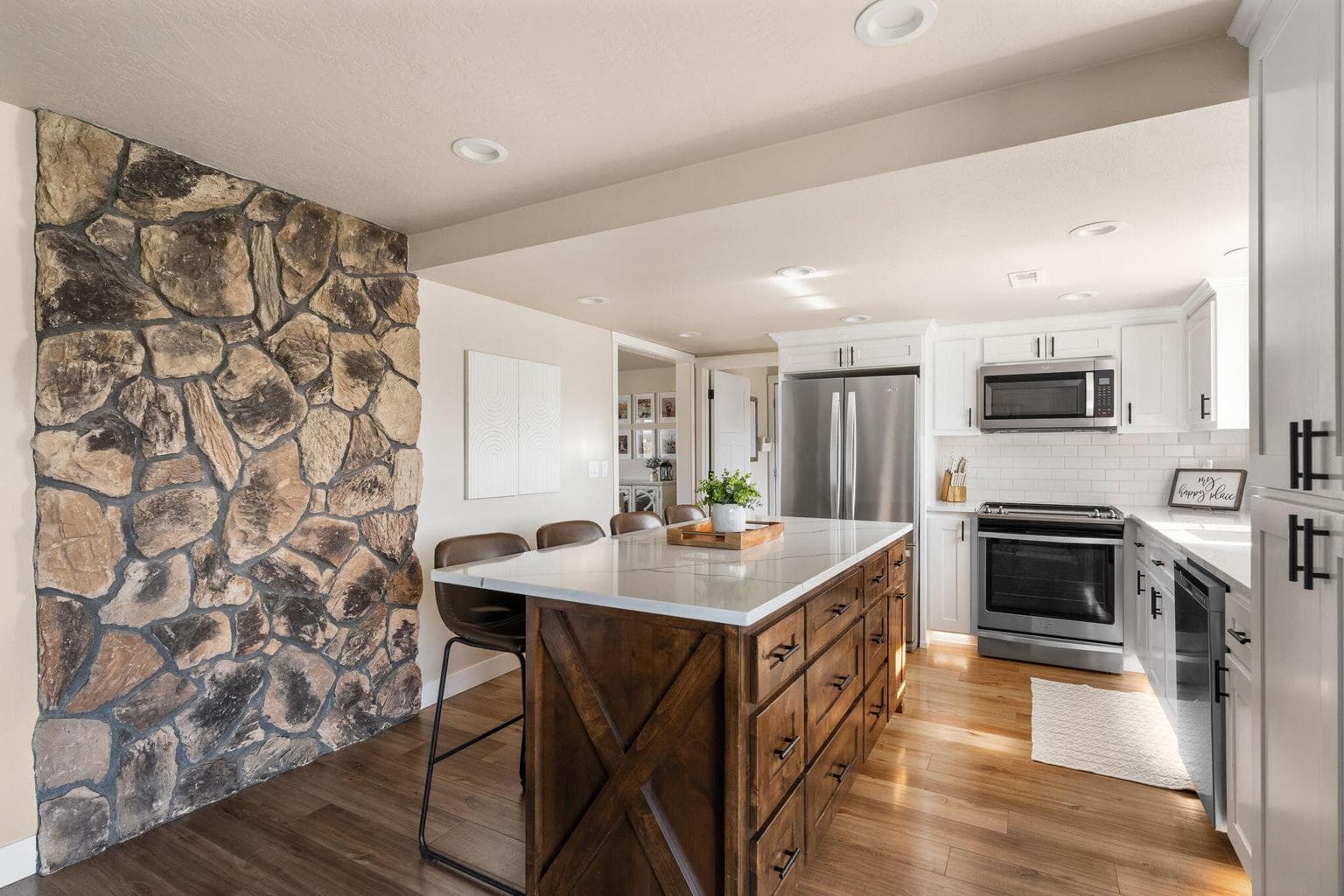 Photo of 3180 NW Hemlock Avenue 10 of 56