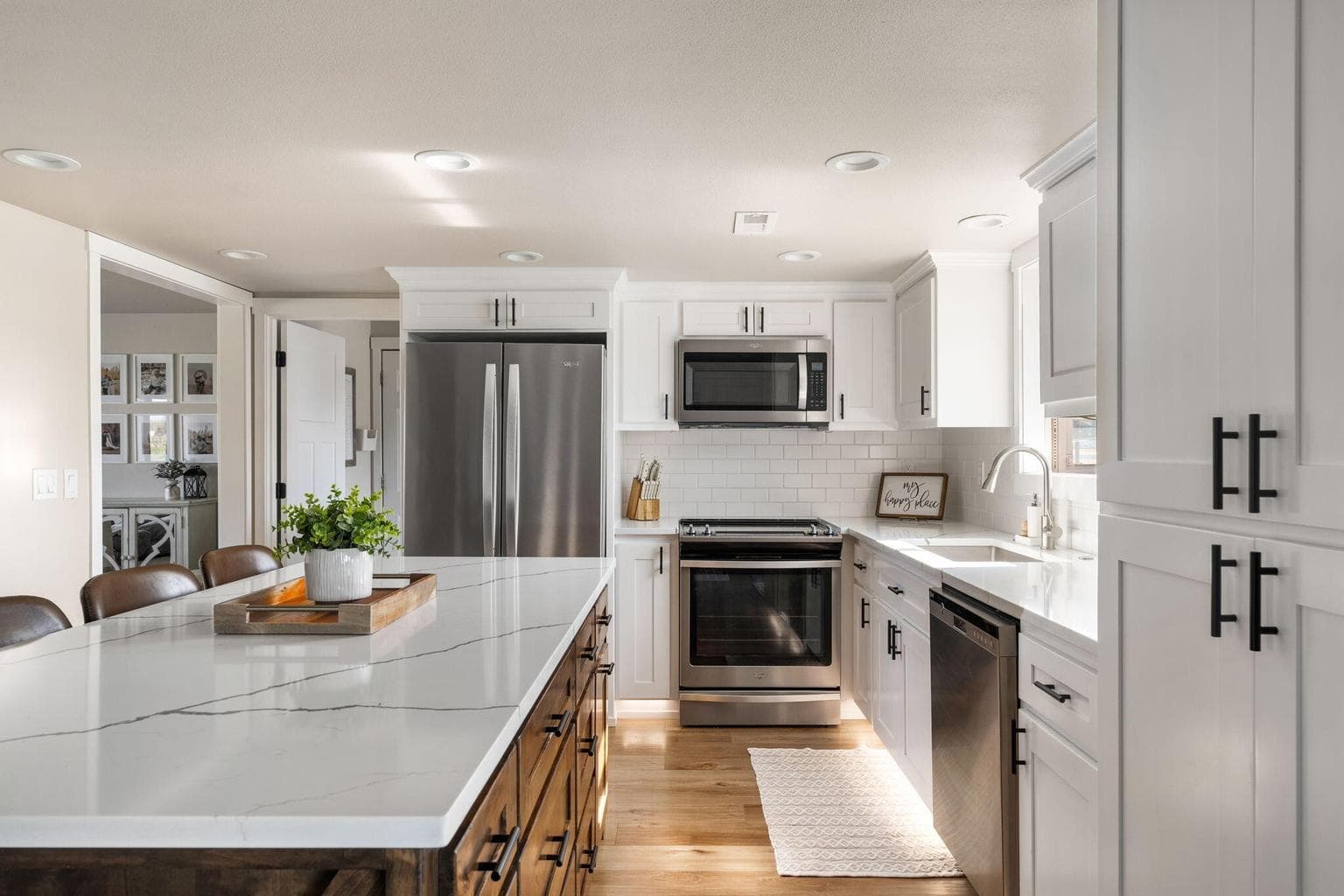 Photo of 3180 NW Hemlock Avenue 11 of 56