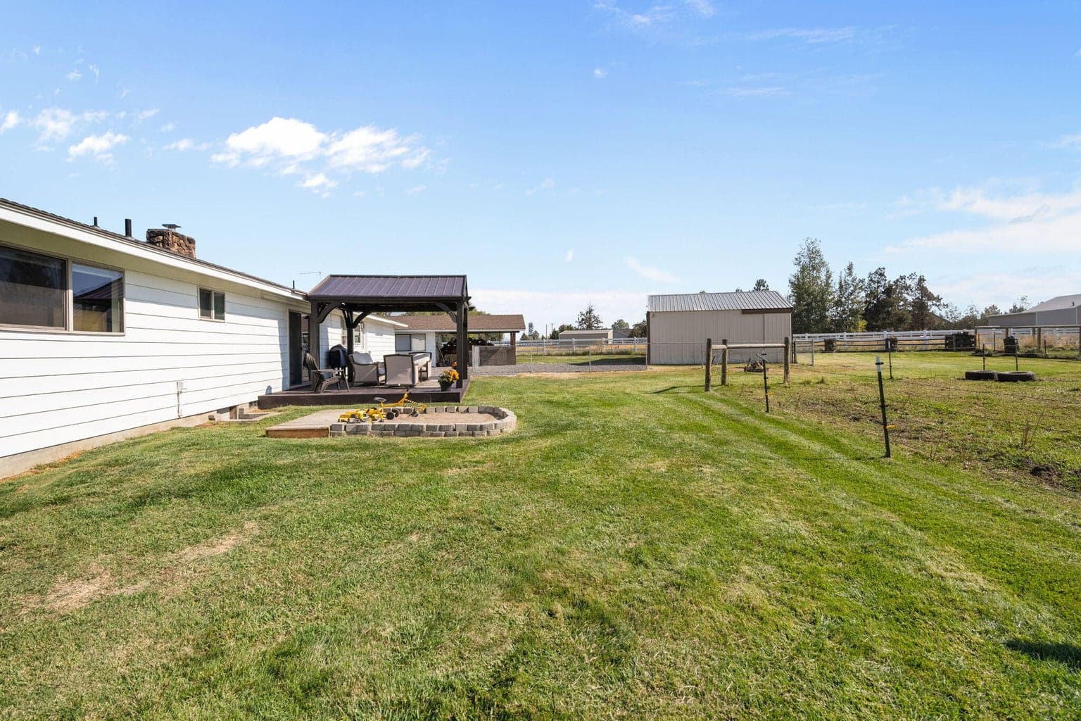 Photo of 3180 NW Hemlock Avenue 38 of 56