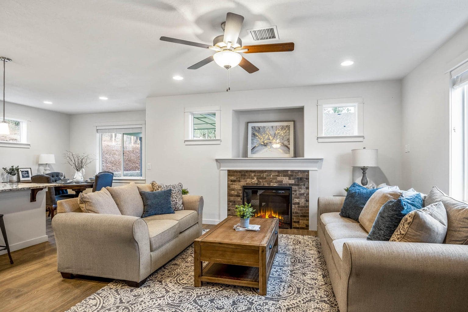 Photo of 3698 8th 1 of 25