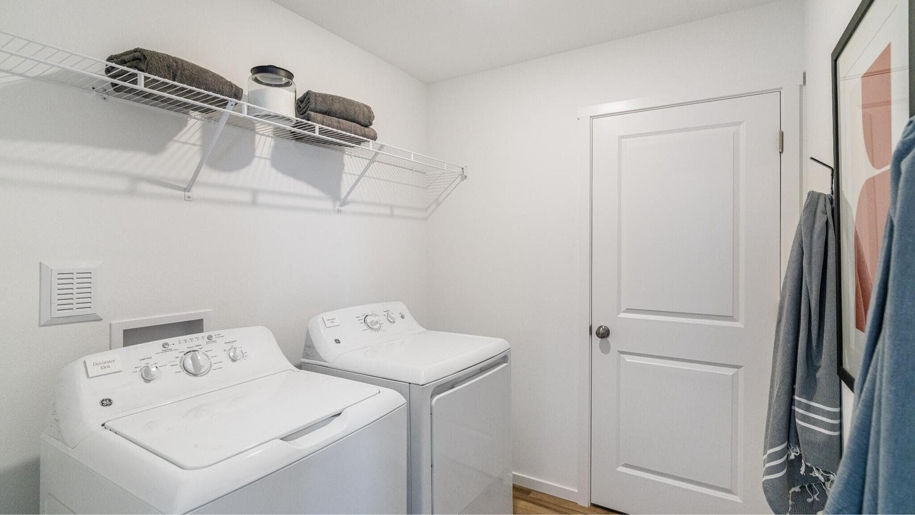 Photo of 995 NE Cobbleridge Court 17 of 28