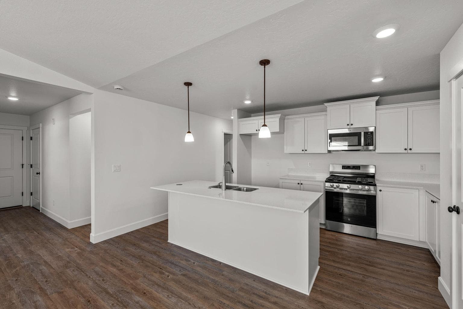 Photo of 315 NW Par Avenue 14 of 25