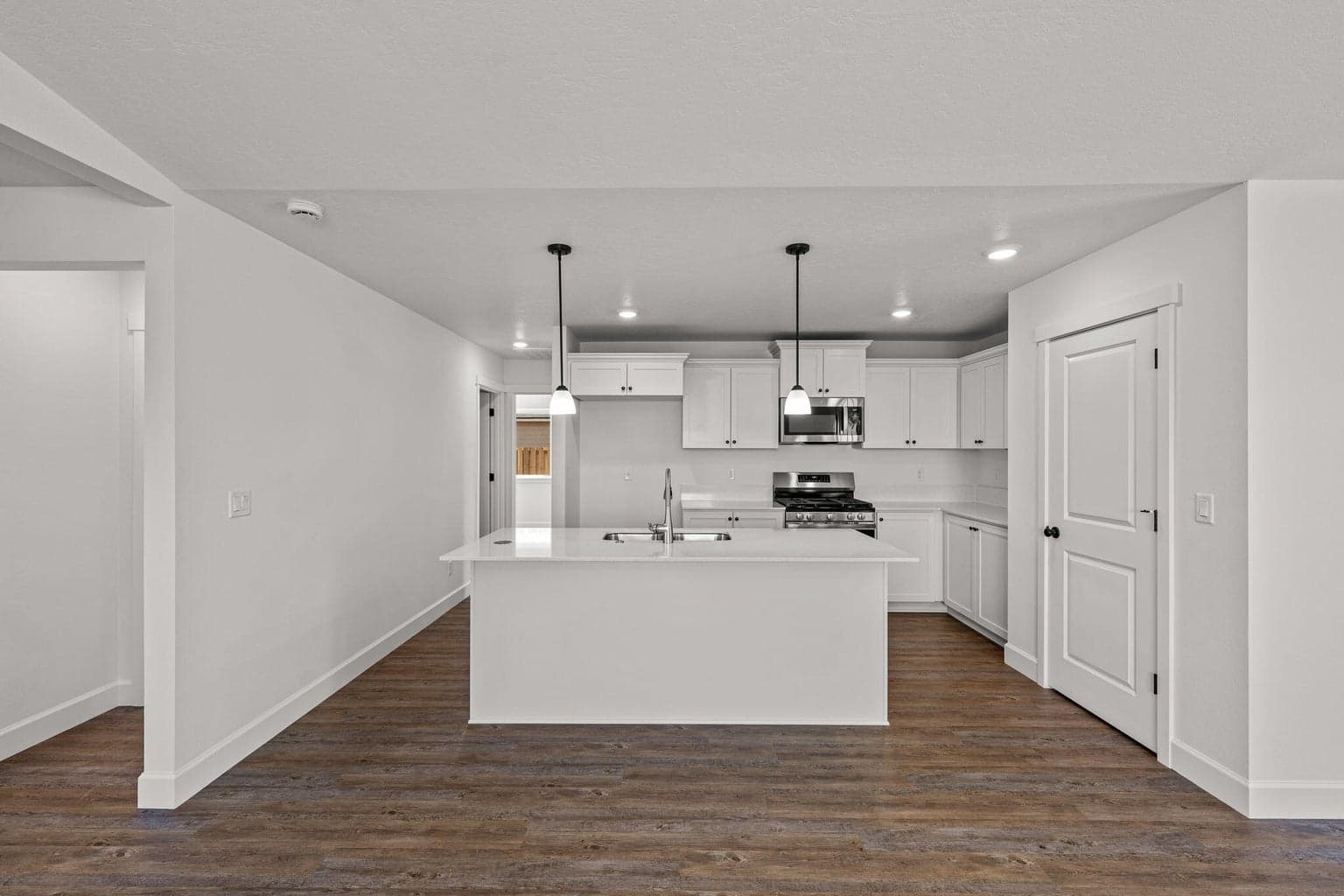 Photo of 315 NW Par Avenue 15 of 25