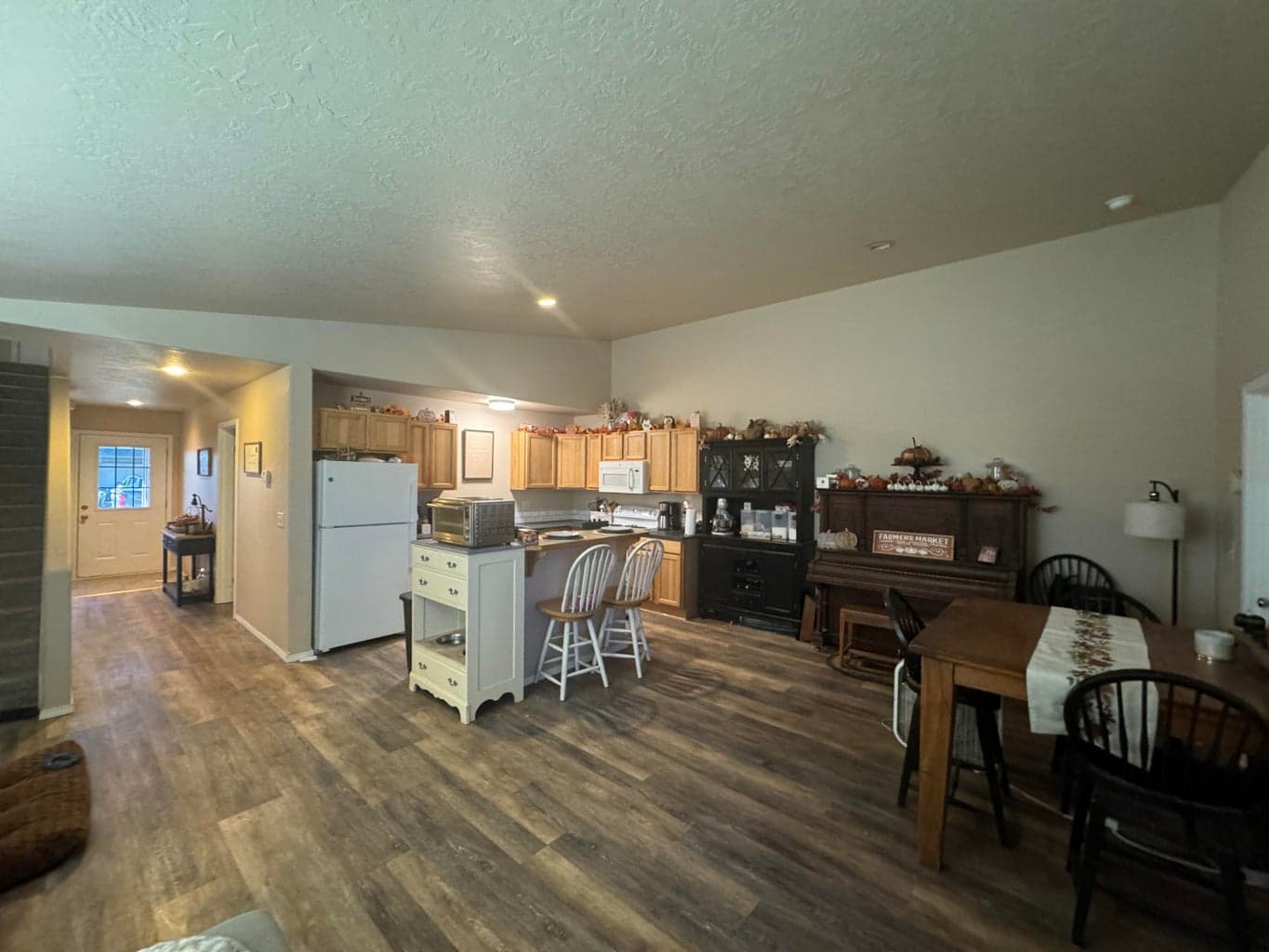 Photo of 16696 Shaw Pine Court 4 of 9