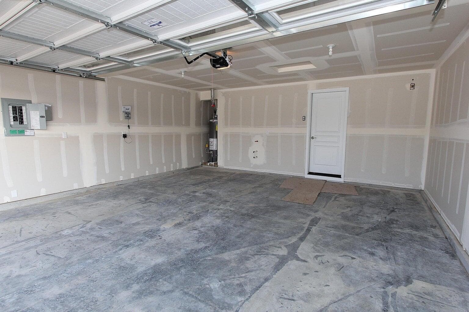 Photo of 676 NW Xavier Avenue 12 of 12