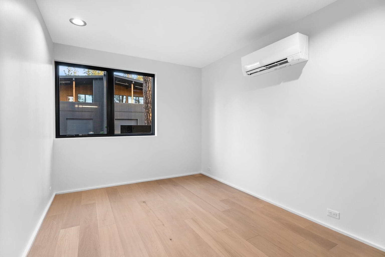 Photo of 689 W Canopy Way 10 of 32