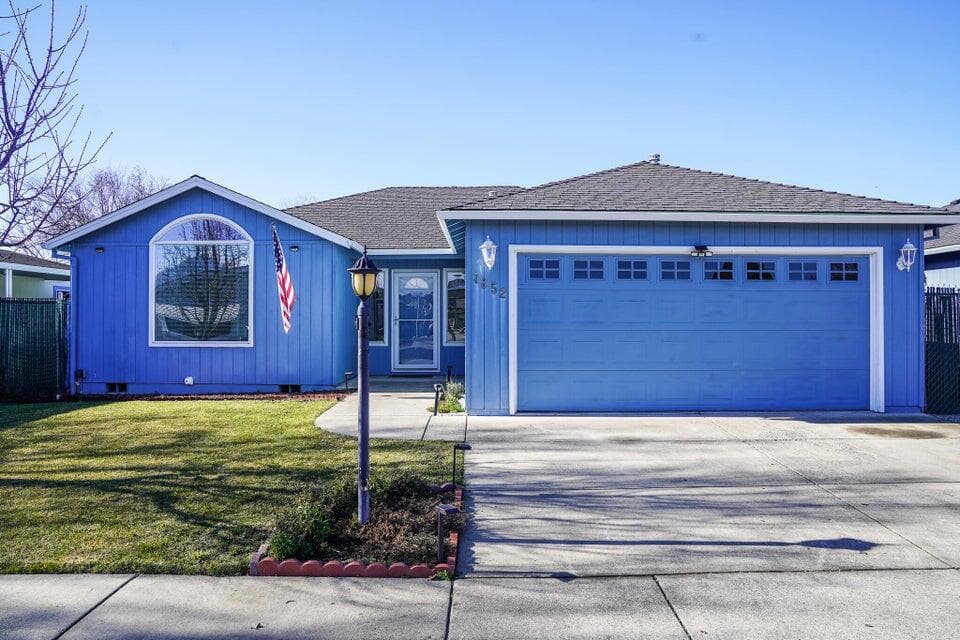 1352 Ivan, Central Point, 97502