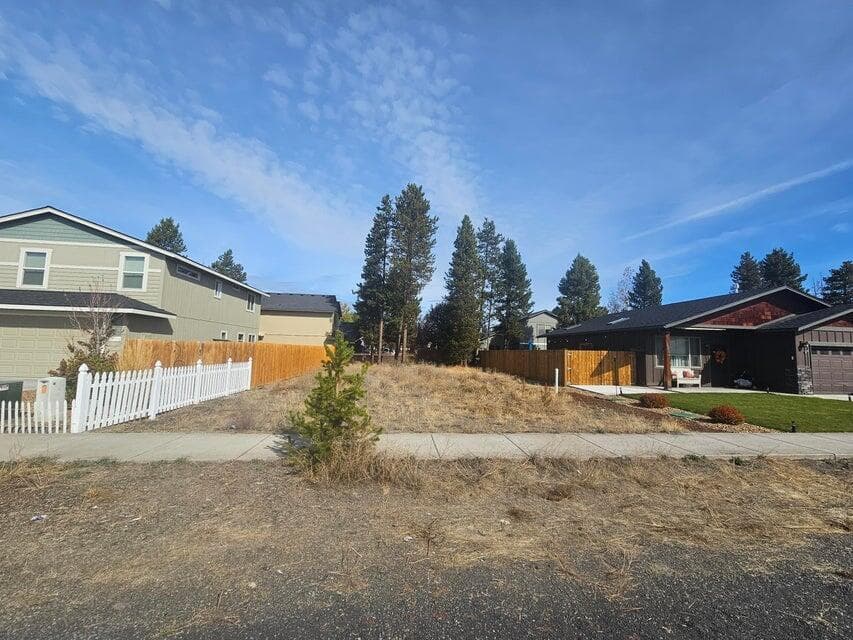Photo of 16418 Riley Drive 2 of 3