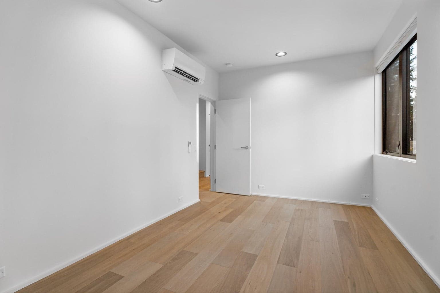 Photo of 525 N Pine Street 7 of 36