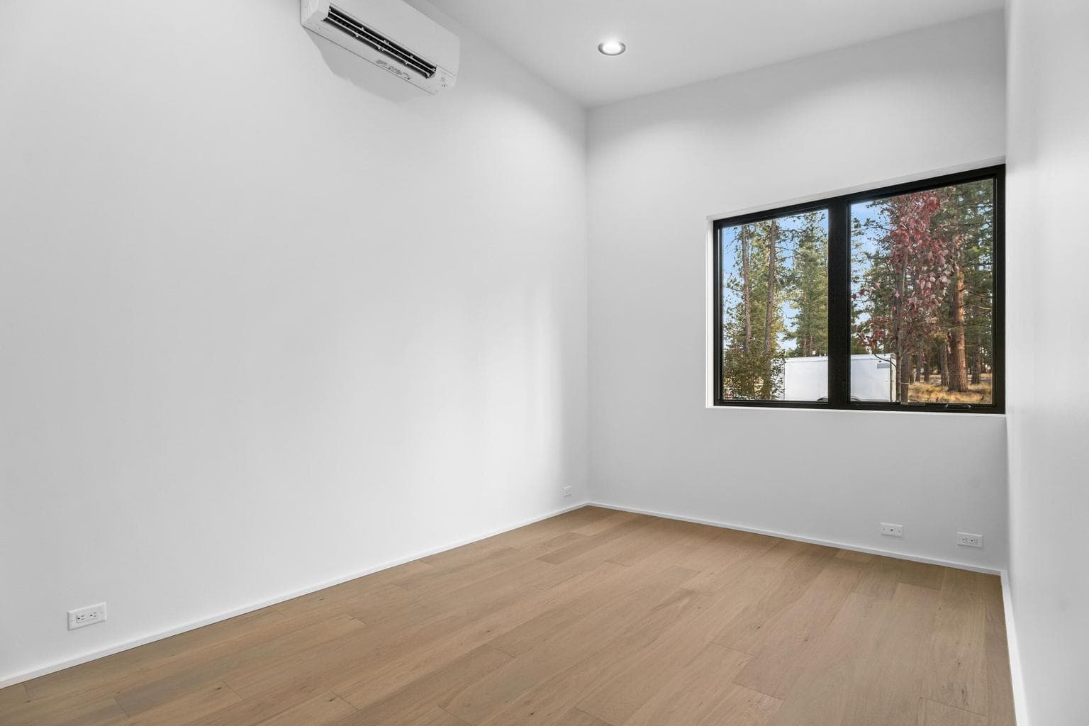 Photo of 525 N Pine Street 12 of 36
