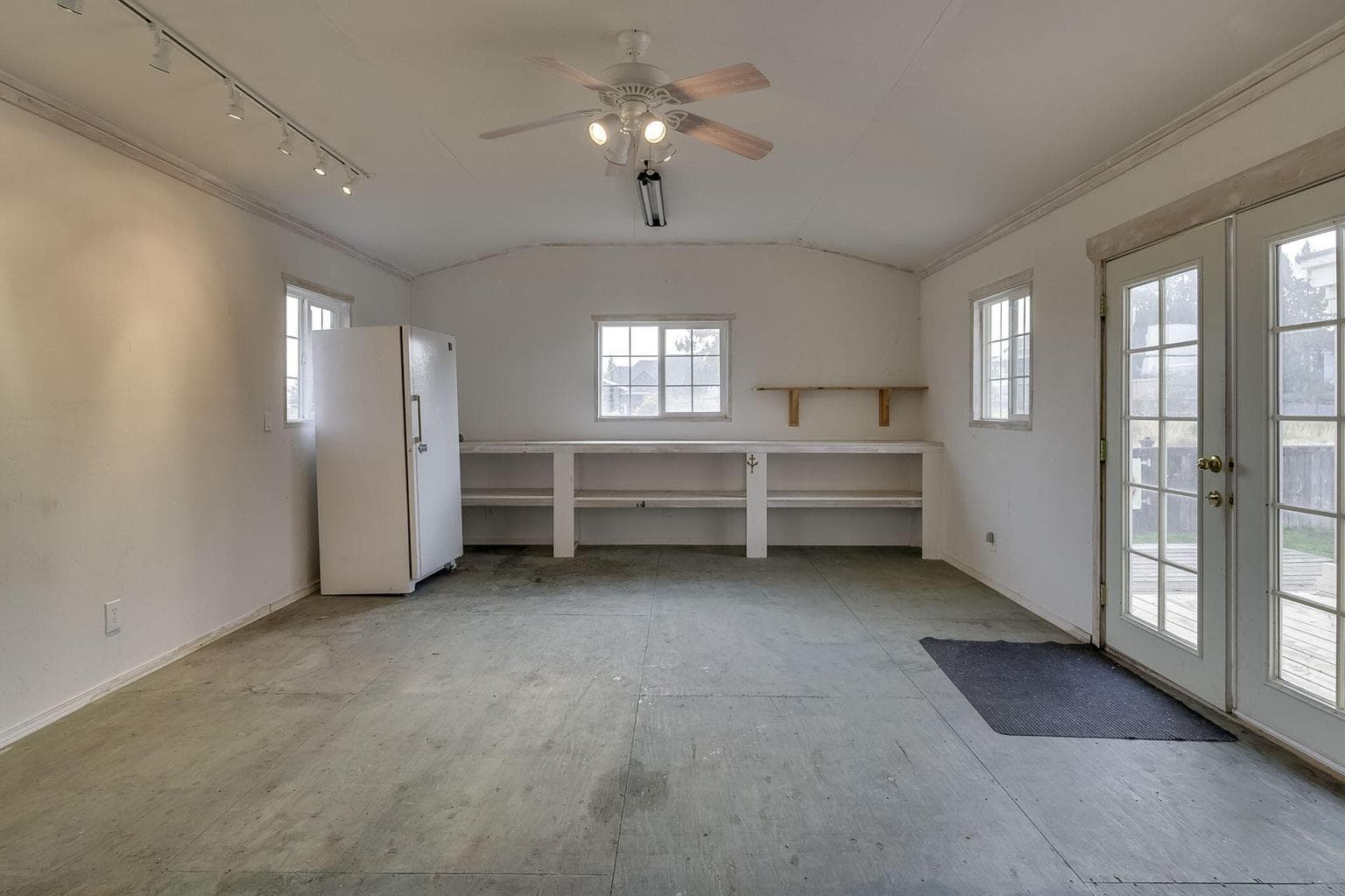 Photo of 3650 SW Canal Boulevard 20 of 35