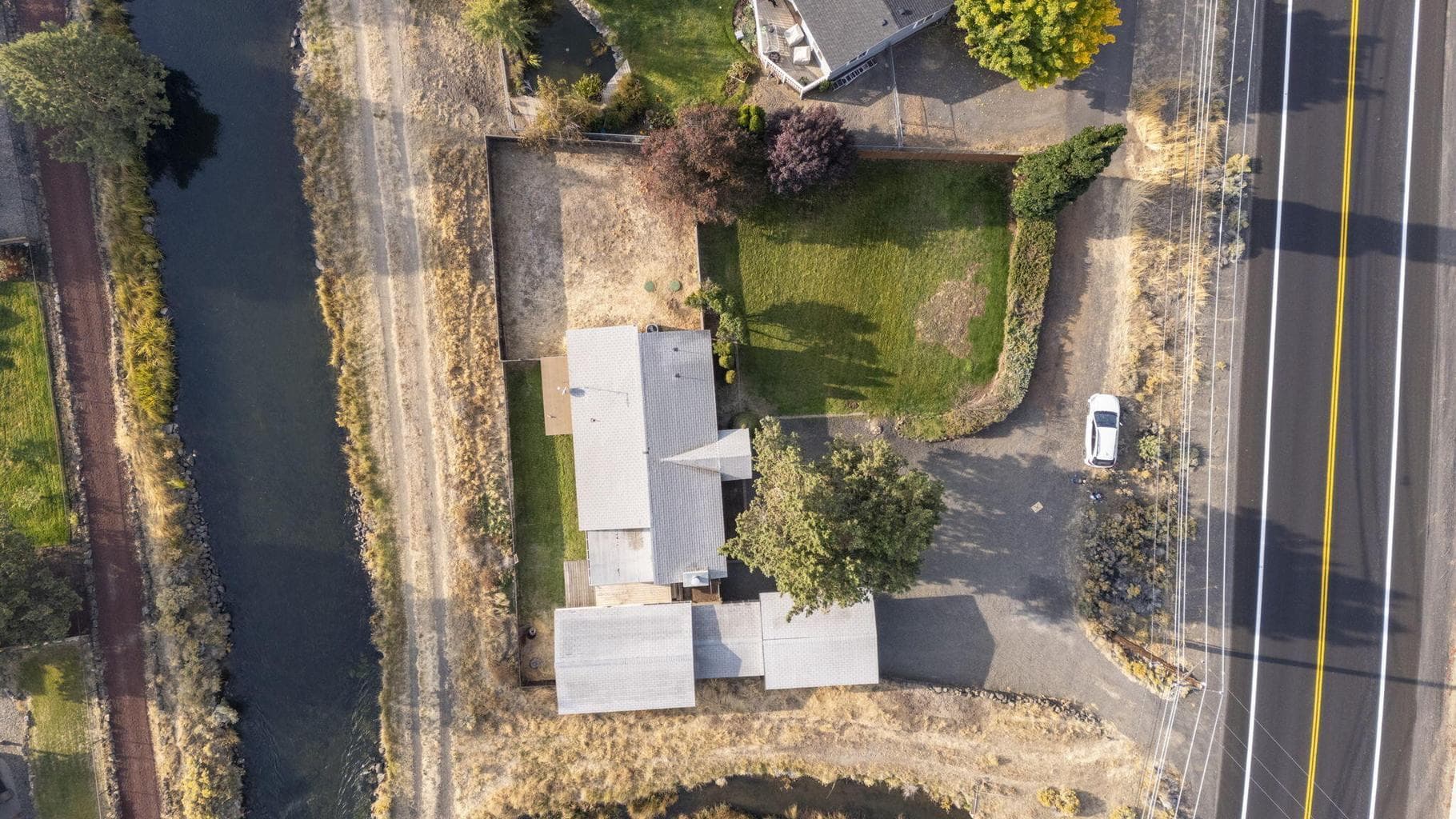 Photo of 3650 SW Canal Boulevard 31 of 35