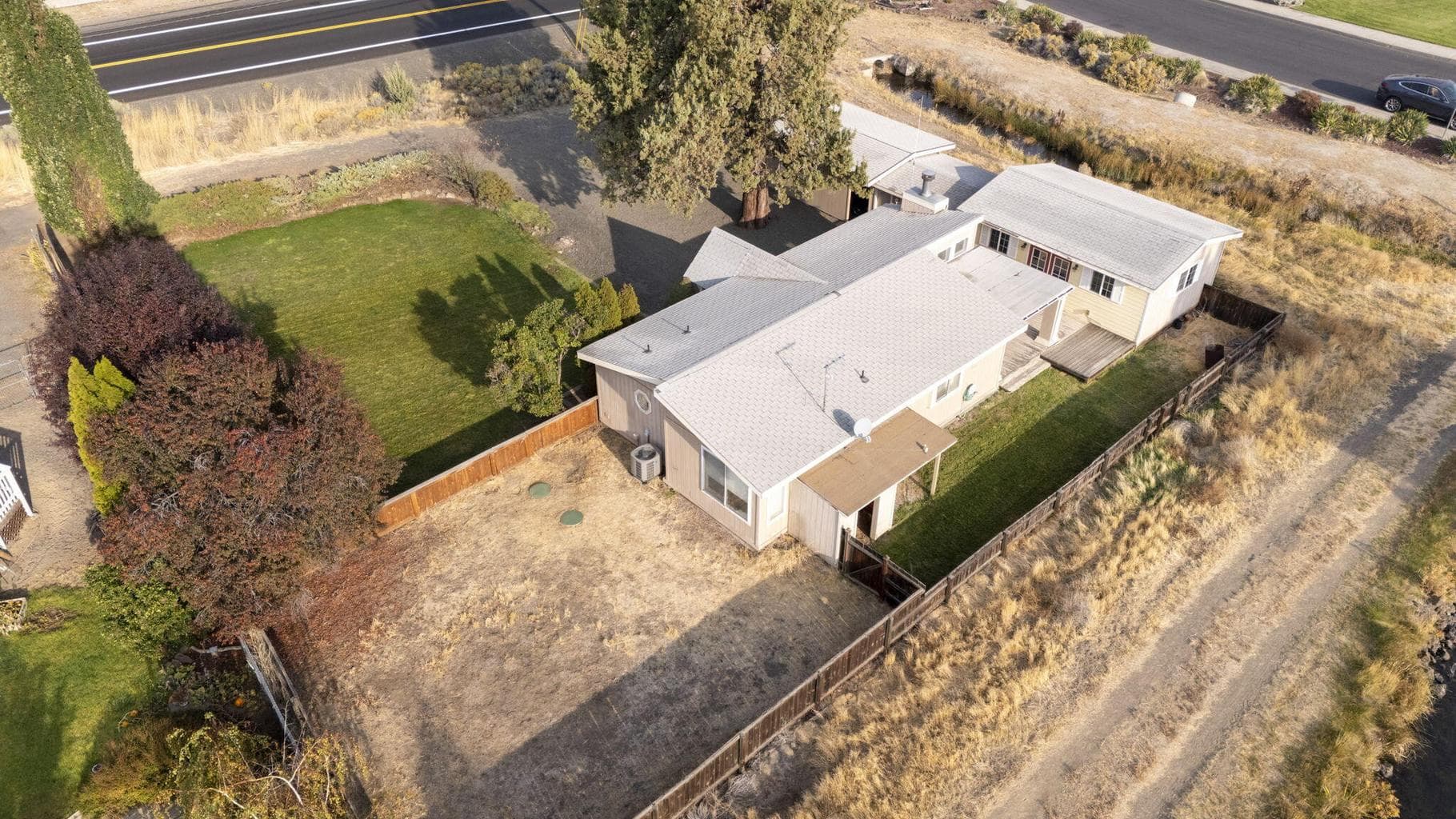 Photo of 3650 SW Canal Boulevard 32 of 35
