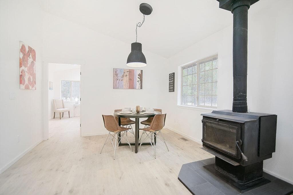 Photo of 51994 Cultus Lane 9 of 52