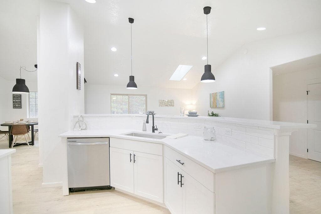 Photo of 51994 Cultus Lane 16 of 52