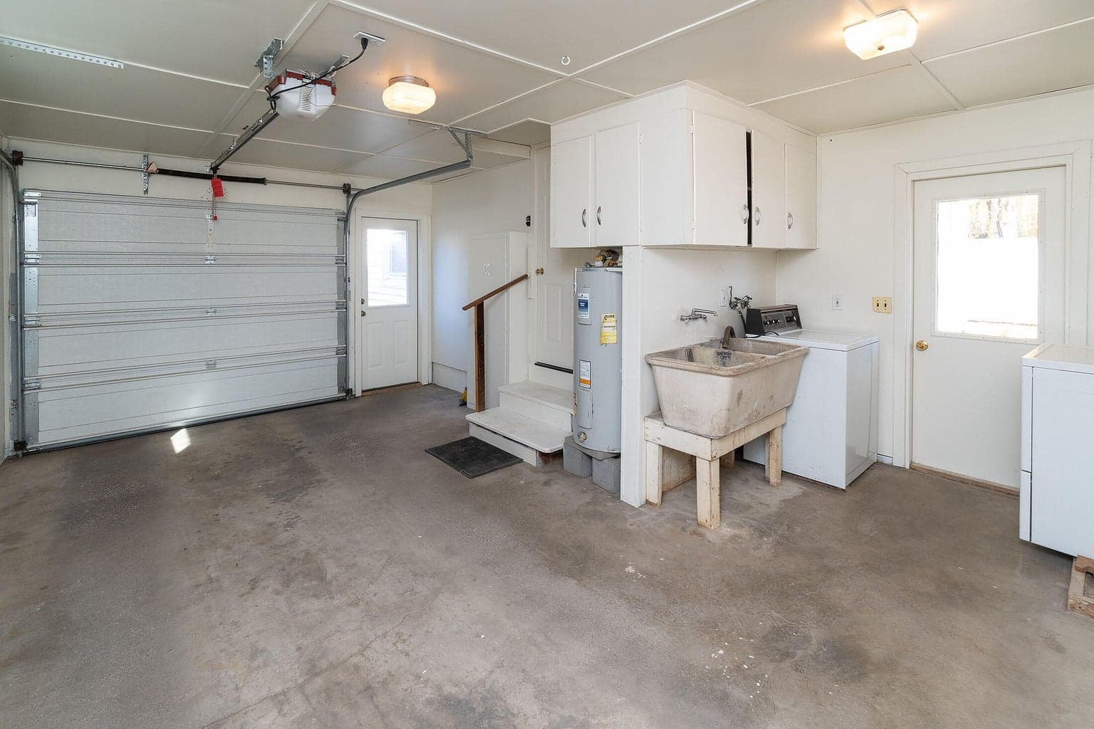 Photo of 2402 NE 3rd Street 13 of 19