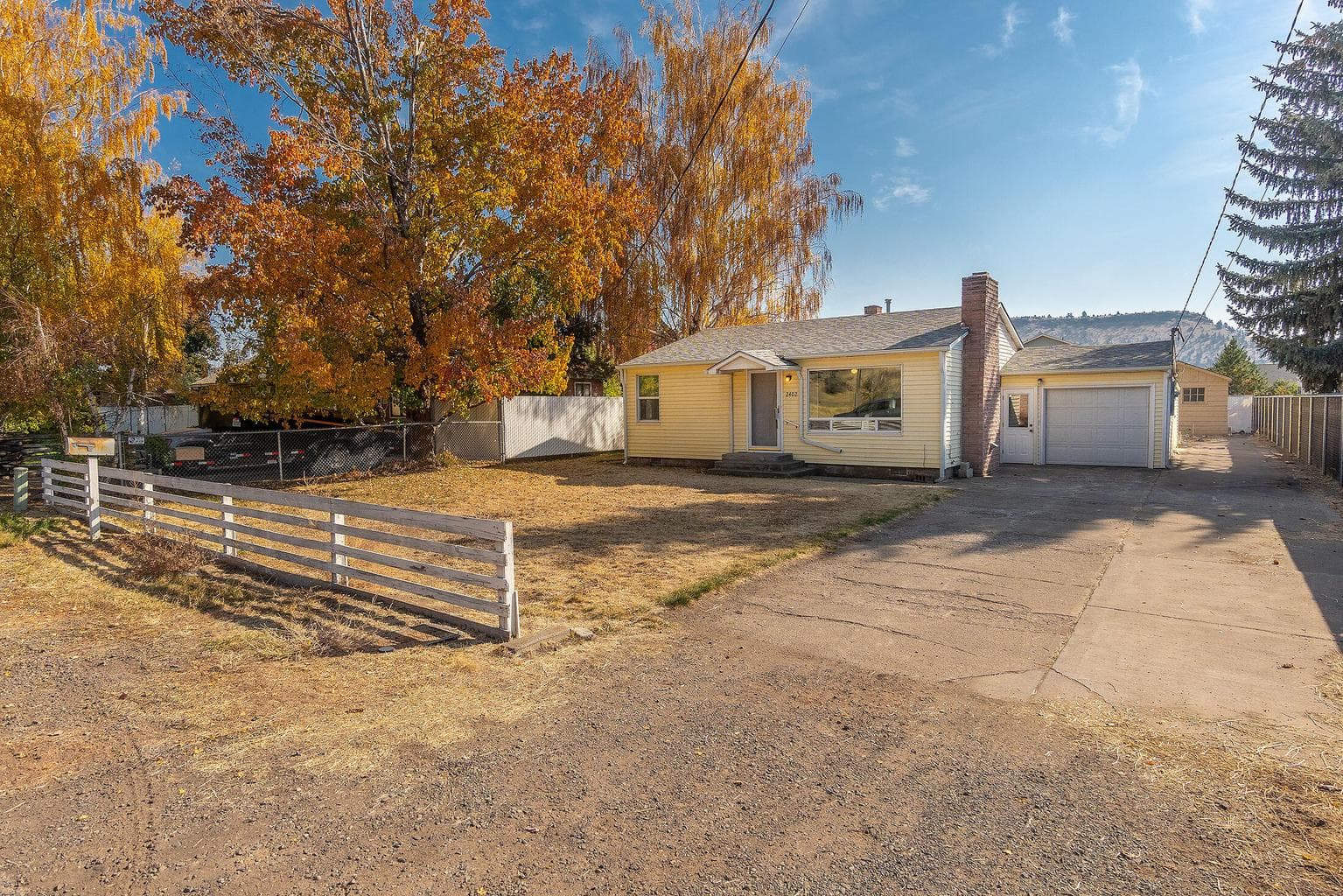 Photo of 2402 3rd 2 of 19