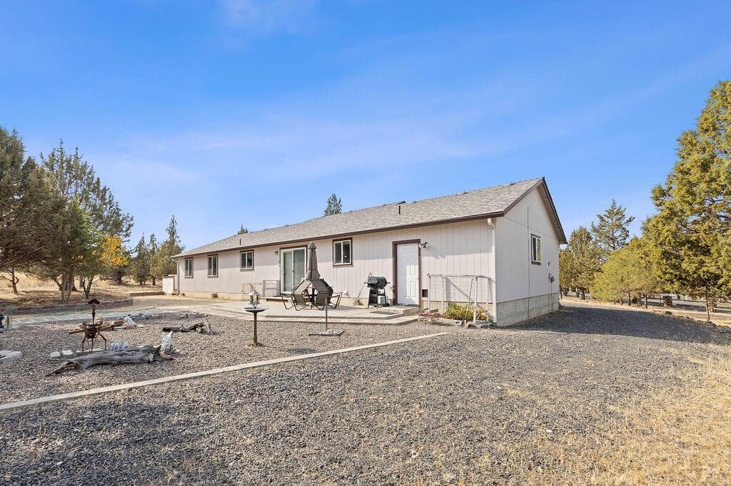 Photo of 5660 SE Jerry Drive 20 of 32