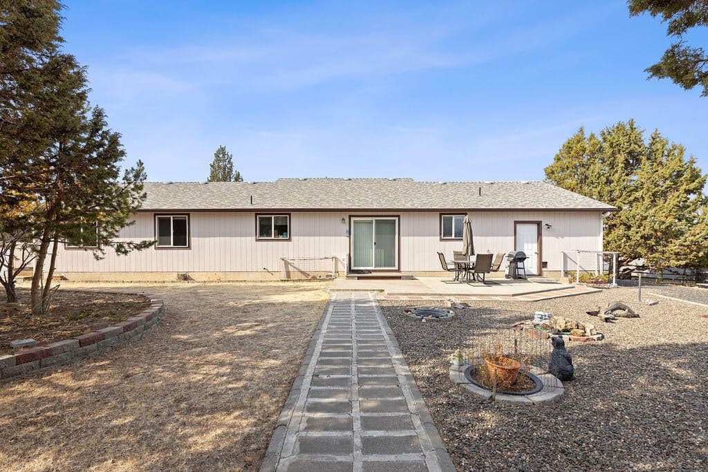 Photo of 5660 SE Jerry Drive 22 of 32