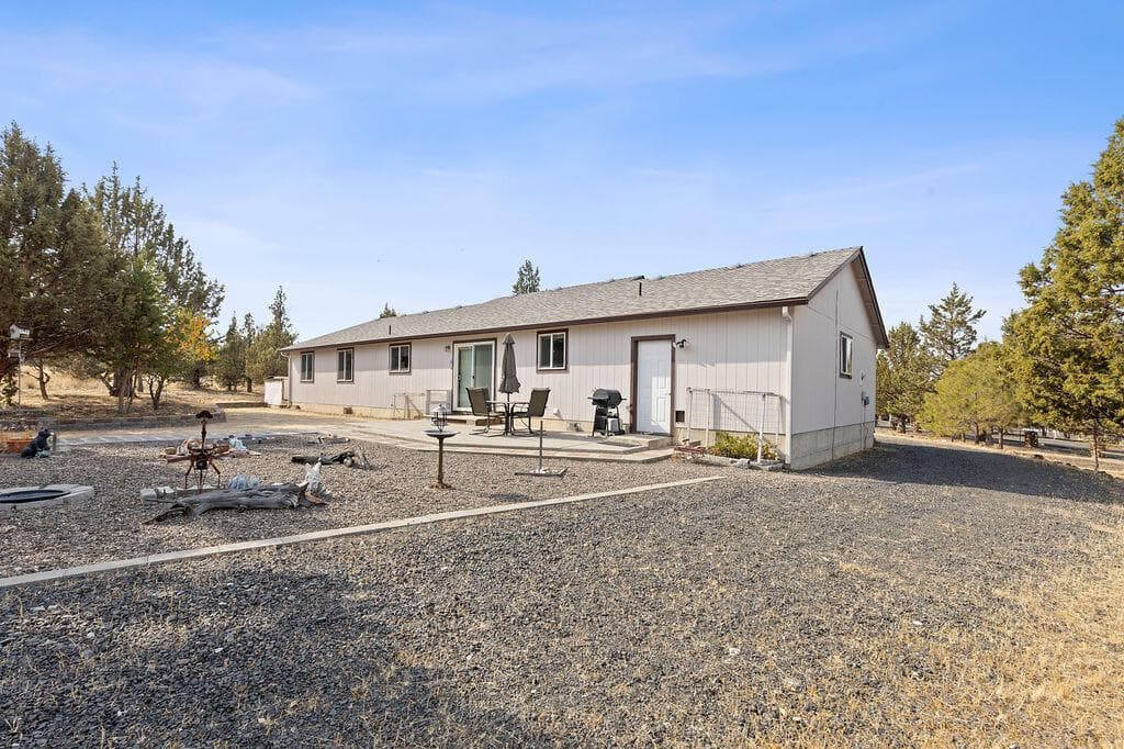Photo of 5660 SE Jerry Drive 23 of 32