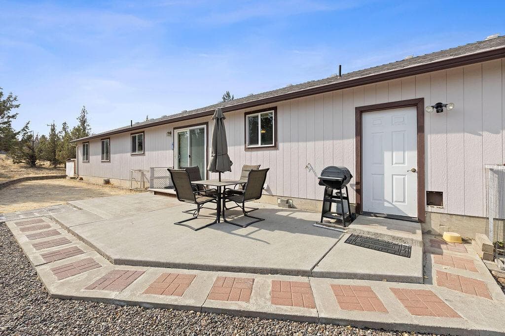 Photo of 5660 SE Jerry Drive 21 of 32