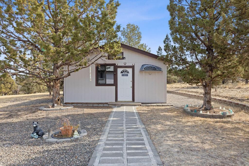 Photo of 5660 SE Jerry Drive 25 of 32