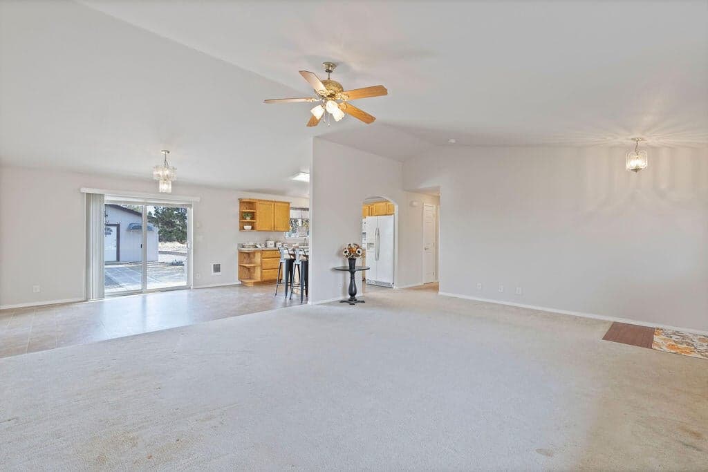 Photo of 5660 SE Jerry Drive 6 of 32
