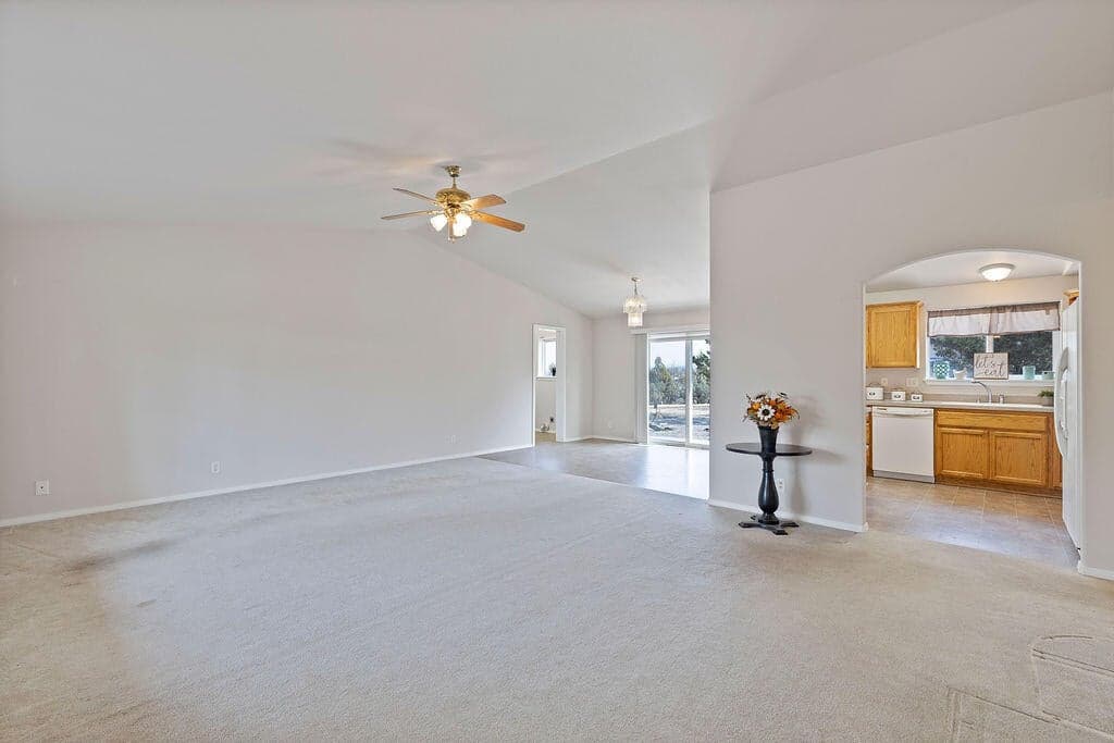 Photo of 5660 SE Jerry Drive 7 of 32