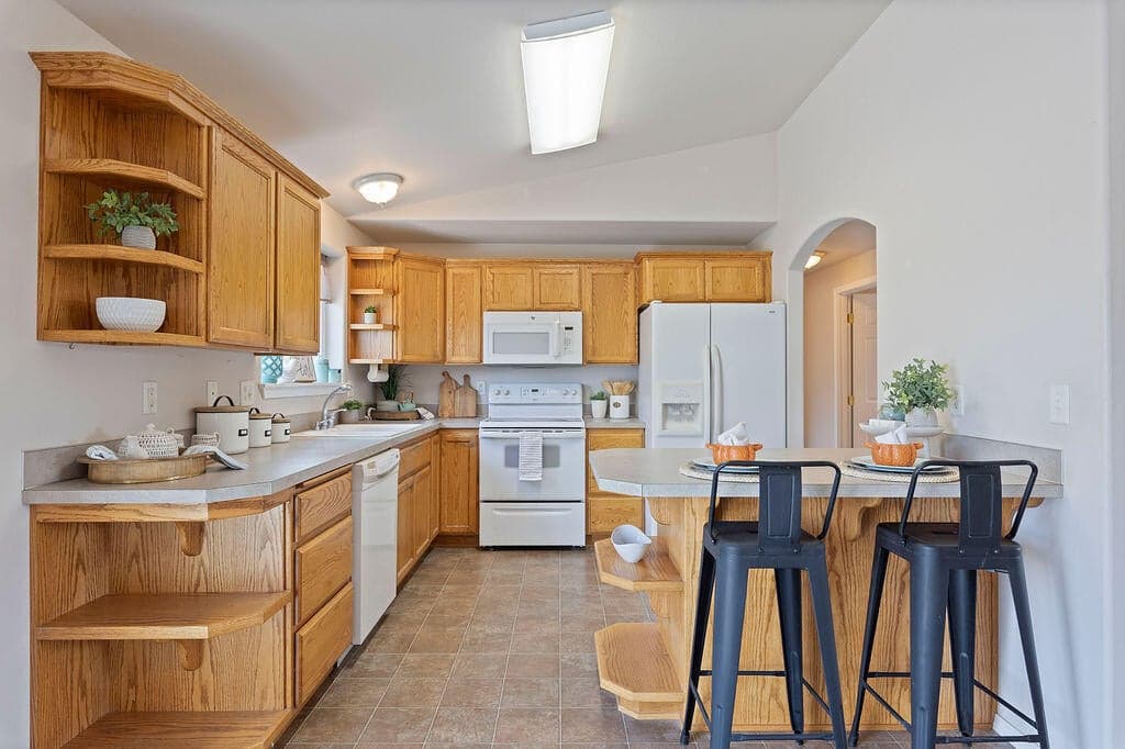 Photo of 5660 SE Jerry Drive 10 of 32