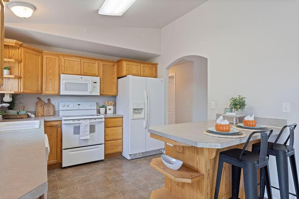 Photo of 5660 SE Jerry Drive 11 of 32