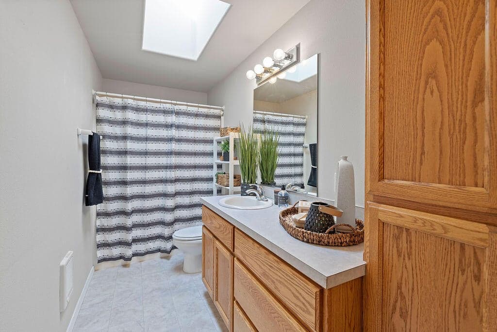 Photo of 5660 SE Jerry Drive 18 of 32