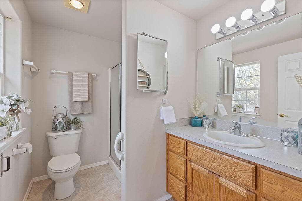 Photo of 5660 SE Jerry Drive 15 of 32