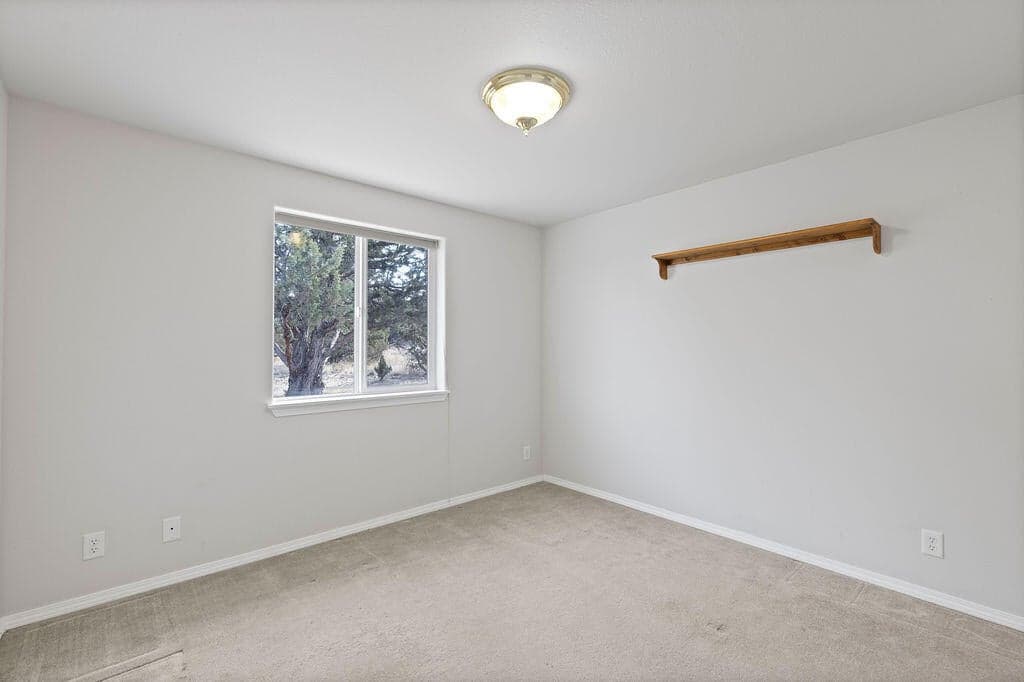 Photo of 5660 SE Jerry Drive 17 of 32