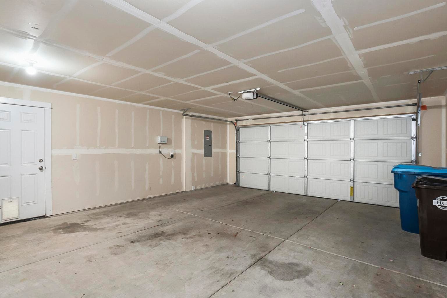 Photo of 732 NE Redwood Avenue 22 of 29