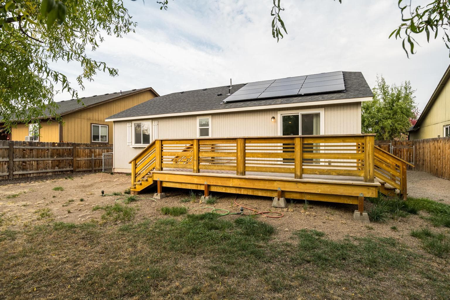 Photo of 732 NE Redwood Avenue 25 of 29