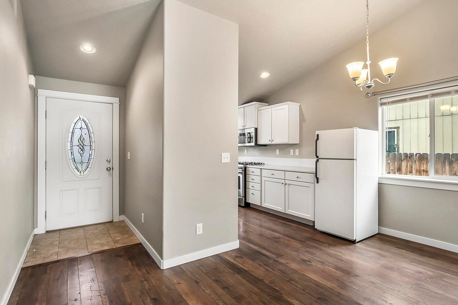 Photo of 732 Redwood 4 of 29