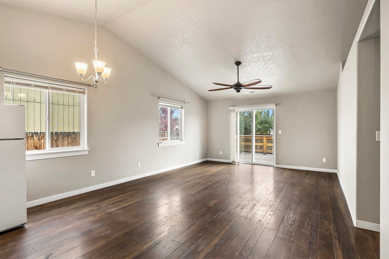 Photo of 732 Redwood 5 of 29