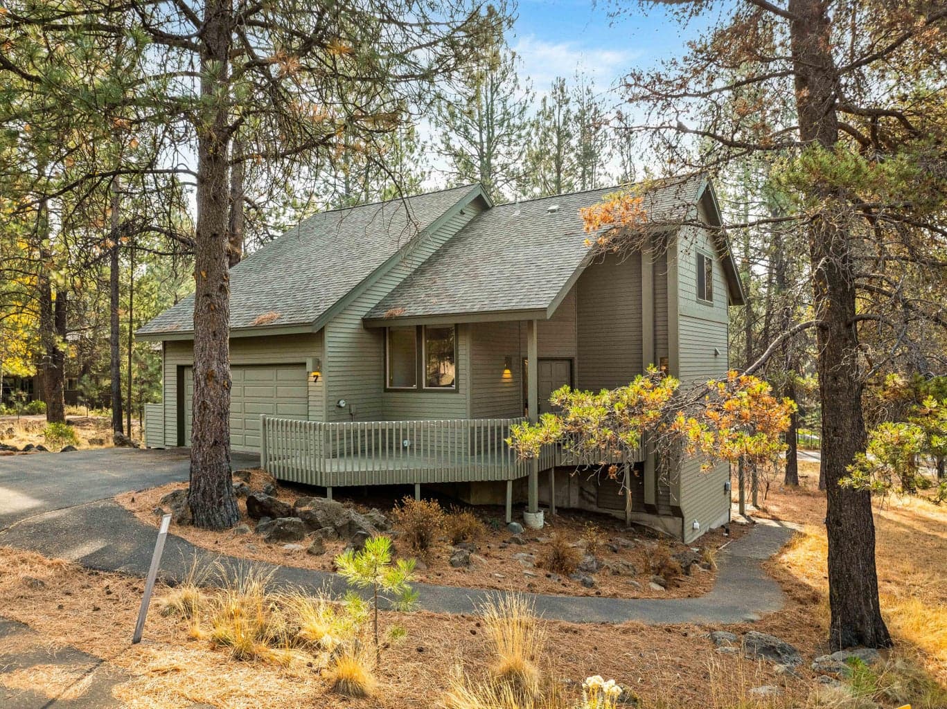 Photo of 17929 Rhododendron Lane 1 of 37