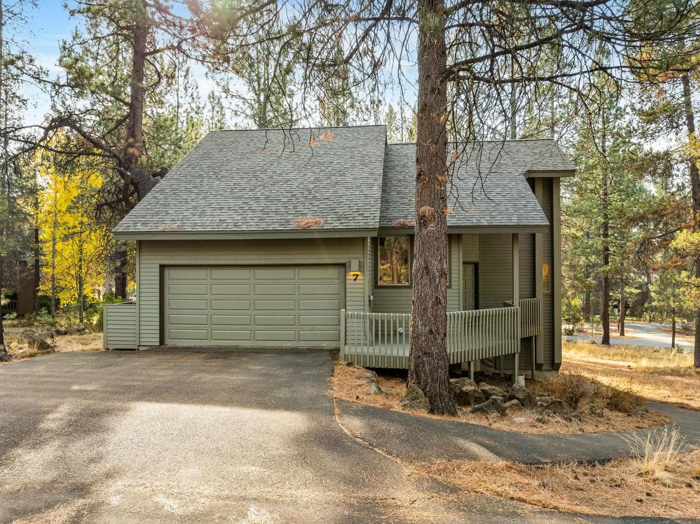 Photo of 17929 Rhododendron Lane 2 of 37